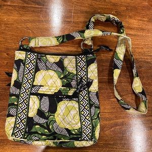 Vera Bradley Crossbody. EUC